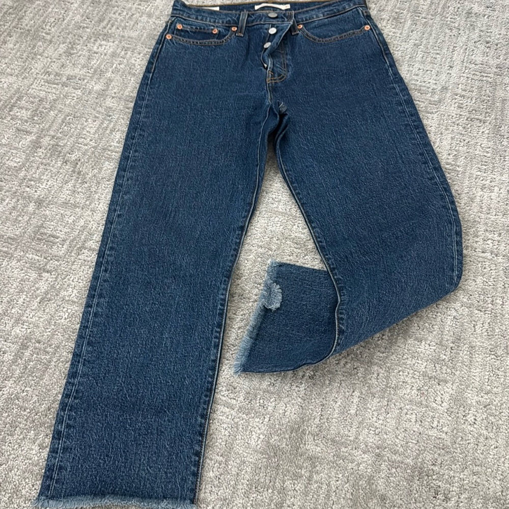 Levi’s wedgie straight raw hem ankle jeans
